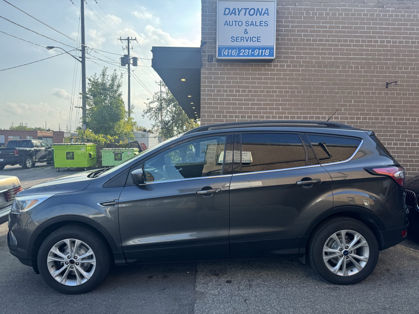 2017 Ford Escape SE AWD side profile